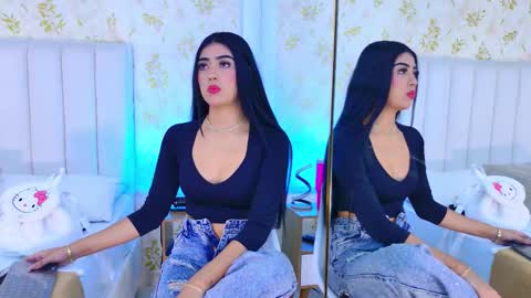 Mia Monroe online show from 11/06/25, 07:48