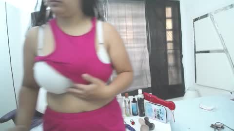  Mia  online show from 01/28/25, 12:00