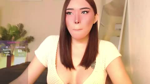 Snapshot of _miacatori chatting on 11/26/25, 01:39 Mia Rose online show from 11/26/25, 01:39