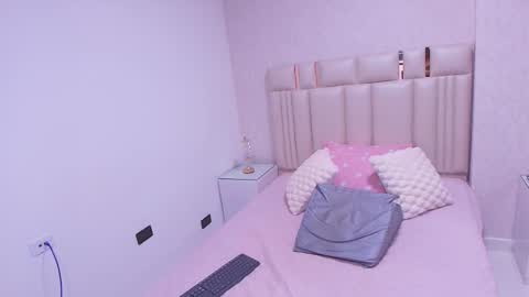 Snapshot of _miavelvet chatting on 01/17/26, 11:59 Mia online show from 01/17/26, 11:59