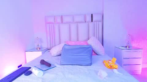 Snapshot of _miavelvet chatting on 02/19/26, 12:01 Mia online show from 02/19/26, 12:01