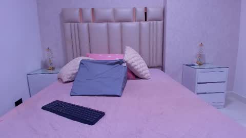 Snapshot of _miavelvet chatting on 02/25/26, 11:53 Mia online show from 02/25/26, 11:53