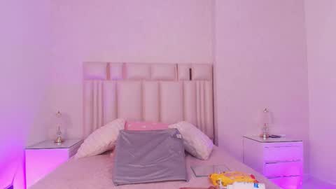 Snapshot of _miavelvet chatting on 03/06/26, 12:01 Mia online show from 03/06/26, 12:01