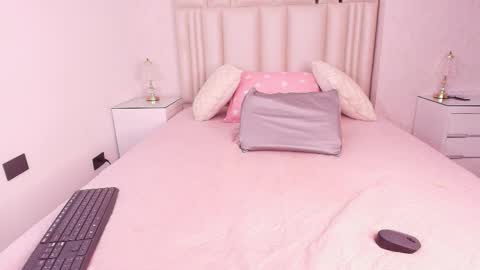 Snapshot of _miavelvet chatting on 03/18/26, 11:57 Mia online show from 03/18/26, 11:57