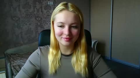 Snapshot of _mila_la_ chatting on 03/27/26, 11:10 Melanie online show from 03/27/26, 11:10