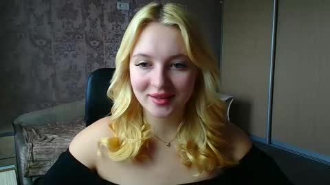 Snapshot of _mila_la_ chatting on 03/31/26, 11:32 Melanie online show from 03/31/26, 11:32
