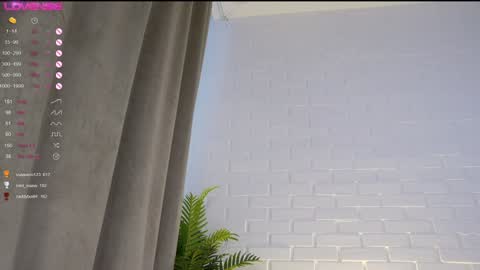 Snapshot of _milen_a chatting on 01/11/25, 01:01 Milena online show from 01/11/25, 01:01