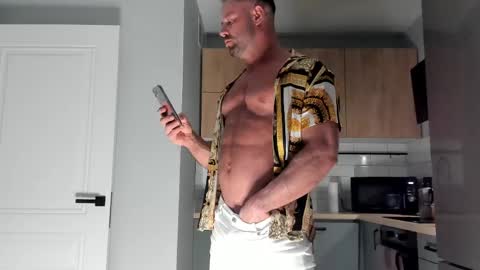 _miles19 online show from 04/29/26, 10:52