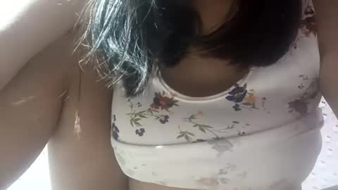 _milkytitsmomxx_ online show from 12/20/24, 12:30