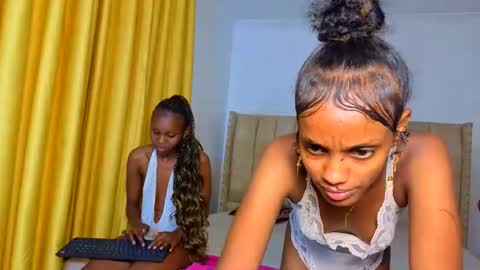 Snapshot of _mimimars chatting on 03/14/26, 02:11 Mimi online show from 03/14/26, 02:11