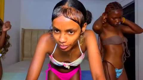 Snapshot of _mimimars chatting on 03/15/26, 02:17 Mimi online show from 03/15/26, 02:17