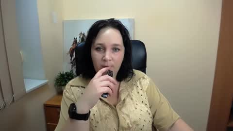 Snapshot of _miranda_sun chatting on 09/23/25, 07:44 Miranda online show from 09/23/25, 07:44
