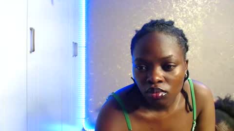 Snapshot of _mirandah chatting on 11/23/25, 04:12 Mirandah online show from 11/23/25, 04:12