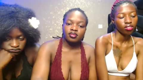 Snapshot of _mirandah chatting on 12/02/25, 05:19 Mirandah online show from 12/02/25, 05:19