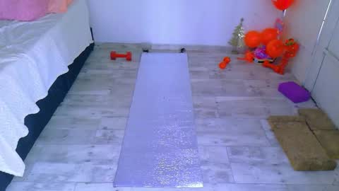 karoline uwu online show from 10/04/25, 08:18