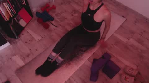 karoline uwu online show from 12/17/25, 12:11