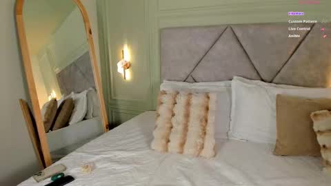 kimberley cruz online show from 10/04/25, 11:30