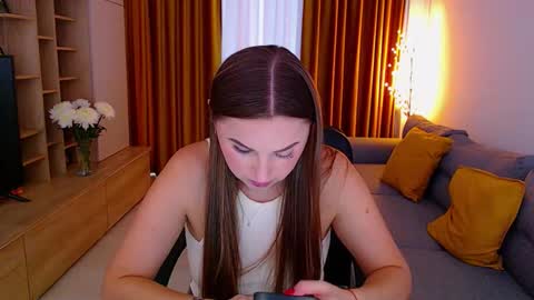 Mia online show from 10/19/25, 09:21
