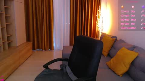 Snapshot of _miss_mia chatting on 06/16/26, 05:54 Mia online show from 06/16/26, 05:54