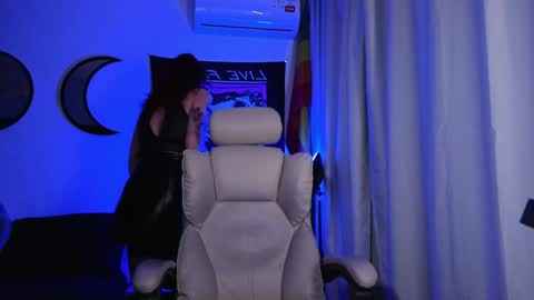 Miss Eva. if anyone in NYK to fuck here is sissy sn -  online show from 02/04/25, 10:24