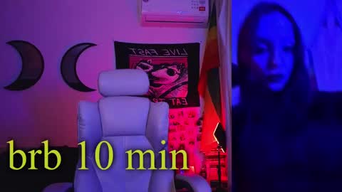 Snapshot of _misseva_ chatting on 03/01/25, 01:32 Miss Eva. if anyone in NYK to fuck here is sissy sn - online show from 03/01/25, 01:32