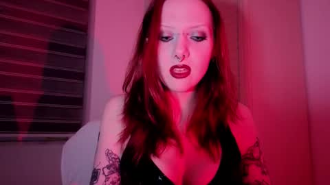 Snapshot of _misseva_ chatting on 03/23/26, 10:25 Miss Eva. if anyone in NYK to fuck here is sissy sn - online show from 03/23/26, 10:25