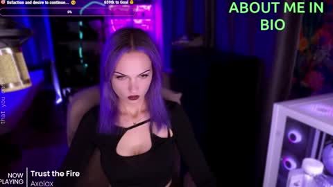 Snapshot of _mistress__ chatting on 05/25/26, 04:46 Mistress Milana online show from 05/25/26, 04:46