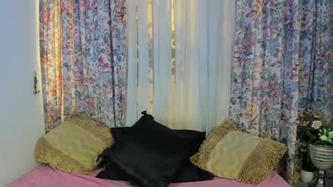 Snapshot of _mizuki chatting on 01/17/25, 02:28 mizuki  online show from 01/17/25, 02:28