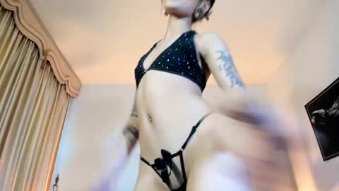 Snapshot of _mizuki chatting on 02/24/25, 06:26 mizuki  online show from 02/24/25, 06:26