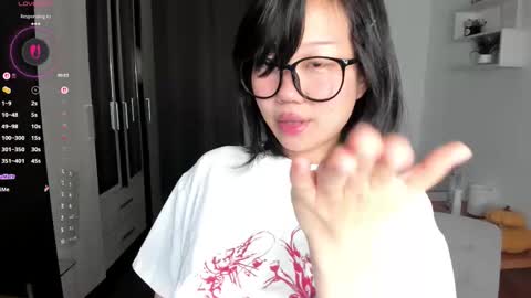 _molly_molly_molly_ online show from 12/04/25, 01:09