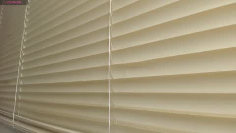 _molly_rosse_ online show from 10/28/25, 12:09