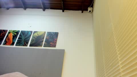 _molly_rosse_ online show from 11/10/25, 11:42