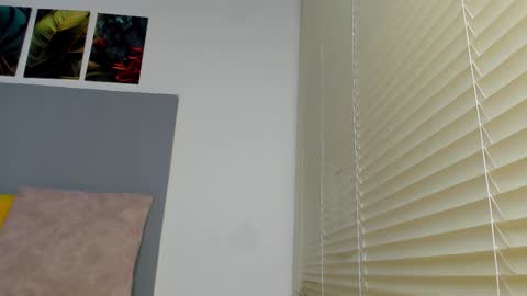 _molly_rosse_ online show from 11/26/25, 11:44