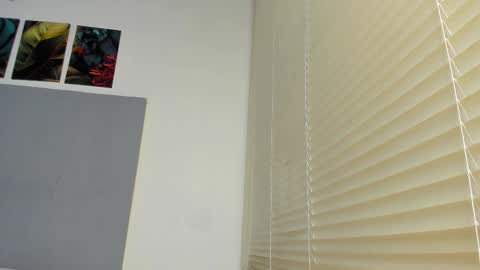 _molly_rosse_ online show from 12/02/25, 12:10