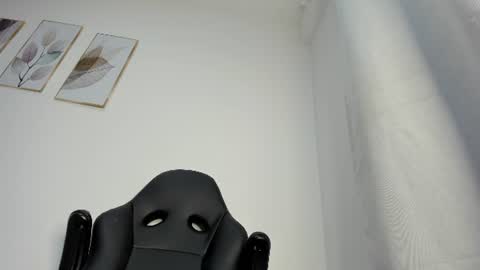 _molly_rosse_ online show from 06/16/26, 11:57