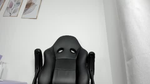 _molly_rosse_ online show from 06/17/26, 12:07