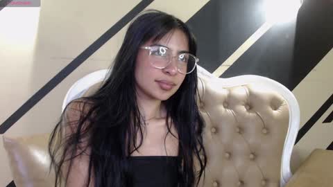 Snapshot of _mollyy chatting on 01/25/25, 10:18 Molly online show from 01/25/25, 10:18