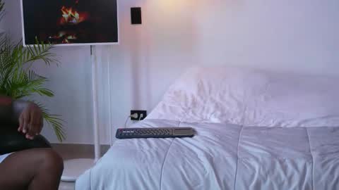 Snapshot of _monaco__ chatting on 02/04/26, 04:57 julietta and travis online show from 02/04/26, 04:57