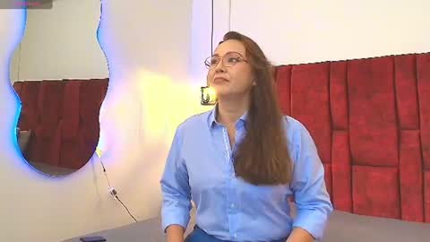 _monaliza_ online show from 06/12/26, 12:26