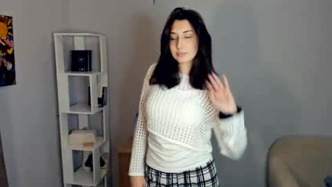 Eva online show from 12/18/25, 02:12