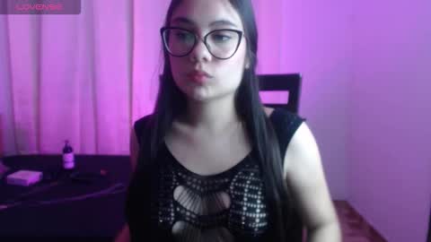 Snapshot of _moon_rosee chatting on 02/23/26, 12:57 _moon_rosee online show from 02/23/26, 12:57