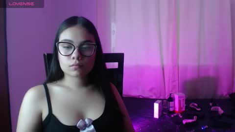 Snapshot of _moon_rosee chatting on 03/15/26, 03:51 _moon_rosee online show from 03/15/26, 03:51