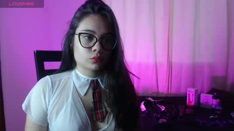 Snapshot of _moon_rosee chatting on 03/18/26, 02:20 _moon_rosee online show from 03/18/26, 02:20