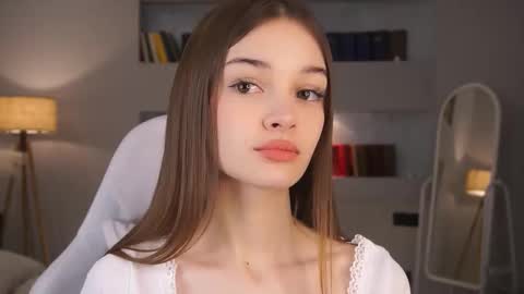 Snapshot of _moonlit_melody_ chatting on 03/06/26, 04:58 Margo online show from 03/06/26, 04:58