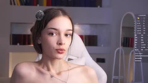 Snapshot of _moonlit_melody_ chatting on 03/18/26, 06:16 Margo online show from 03/18/26, 06:16