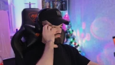 Ask me online show from 01/05/25, 01:04
