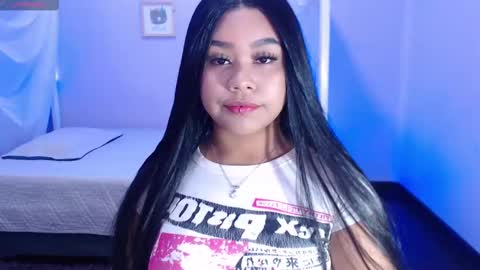 nahomi  online show from 03/10/25, 11:21