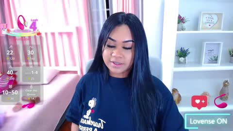 nahomi  online show from 09/30/25, 02:49