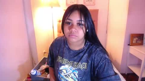 nahomi  online show from 11/13/25, 10:52