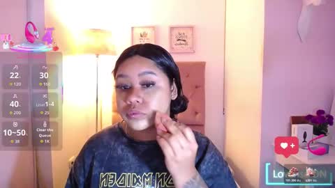 nahomi  online show from 12/03/25, 09:35